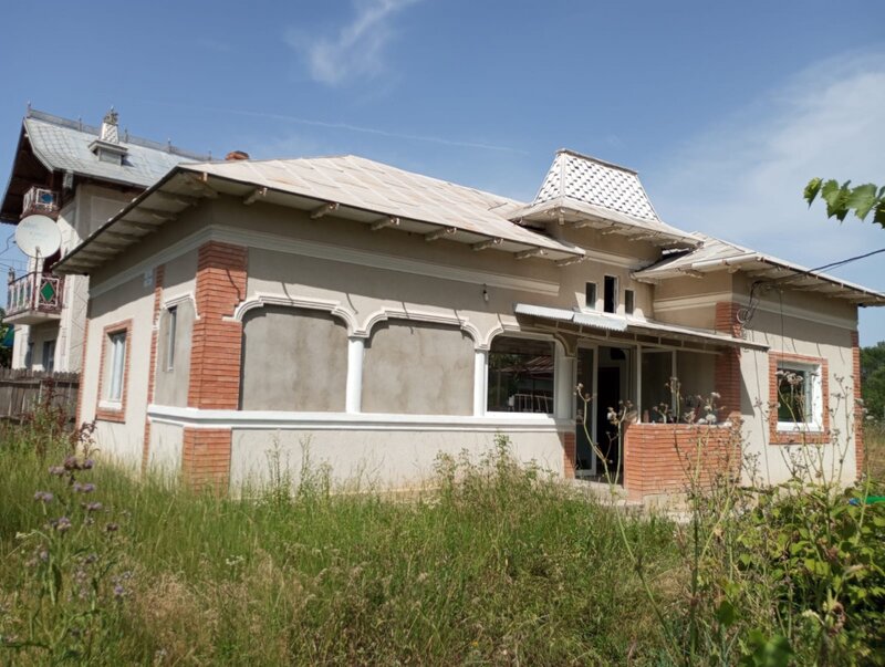 Motoesti, casa la tara, confort de oras, langa Pitesti.